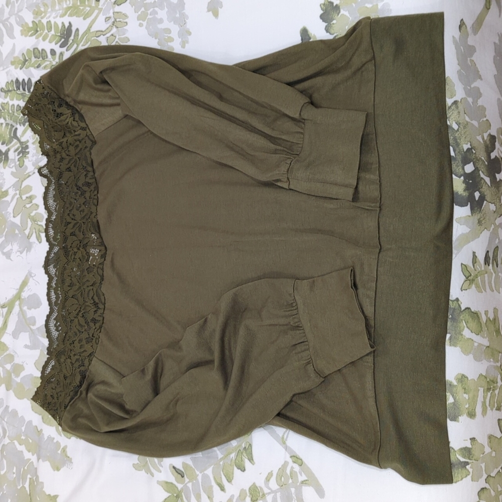 Off shoulder lace top - L